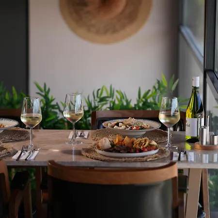 Lal Azure ホテル *