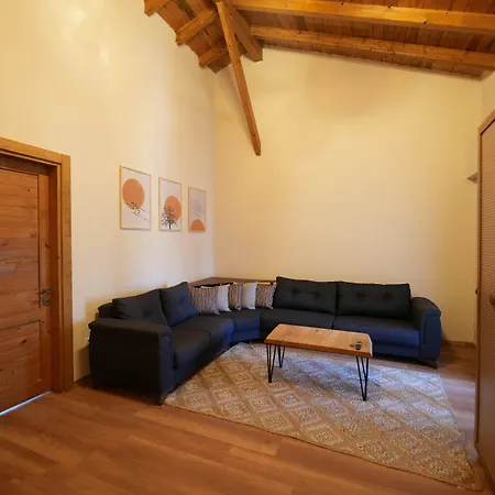 ホテル Lal Azure アラカティ