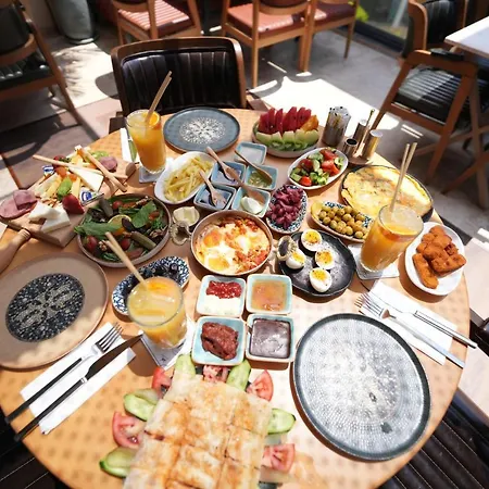 Lal Azure אלאקאטי