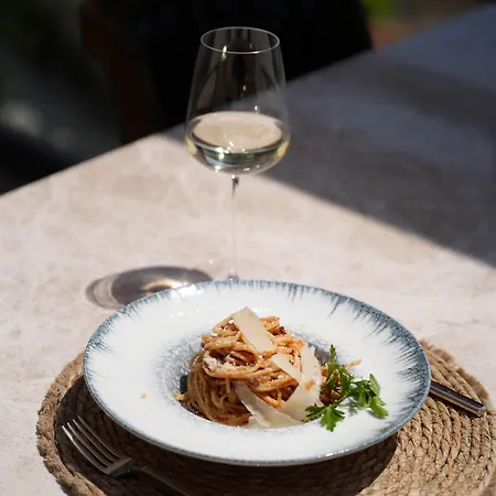 Lal Azure 알라카티