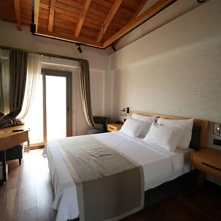 Hotell Lal Azure *